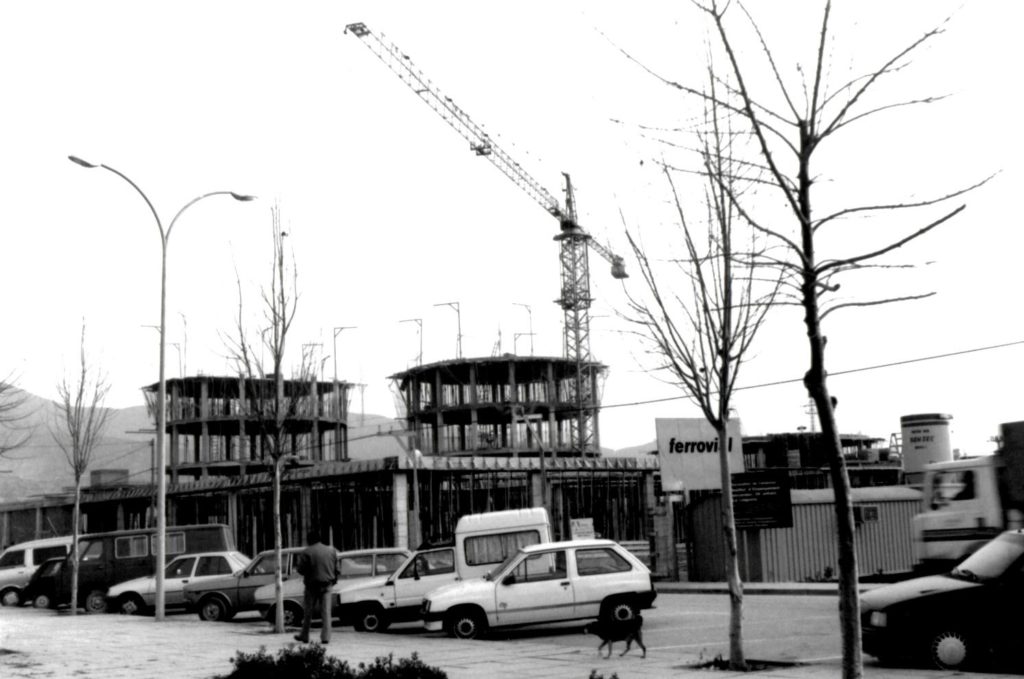 Obres de l'institut d'ensenyament secundari Marina, de la Llagosta, l'any 1992.