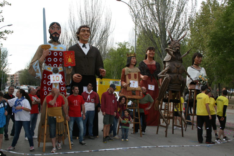 Demà dissabte, 3a Cursa de Gegants al carrer de l’Estació