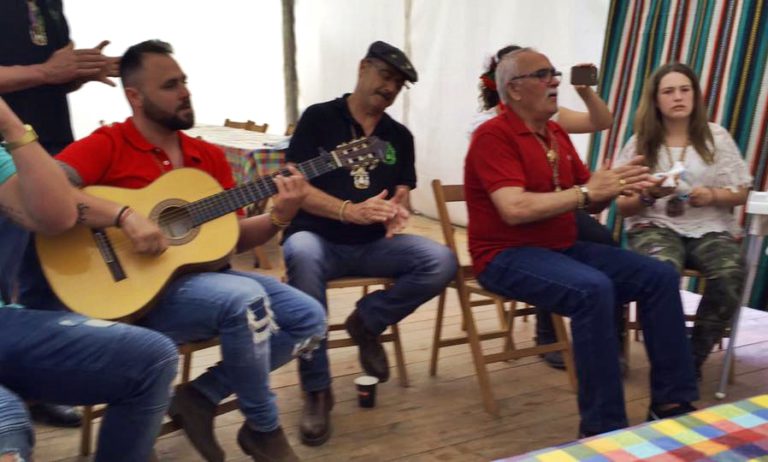 Unes 60 perones de la Llagosta participen al Rocío català