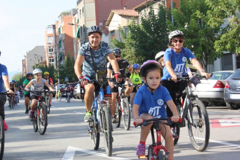Unes 200 persones participen a la Diada de la Bicicleta