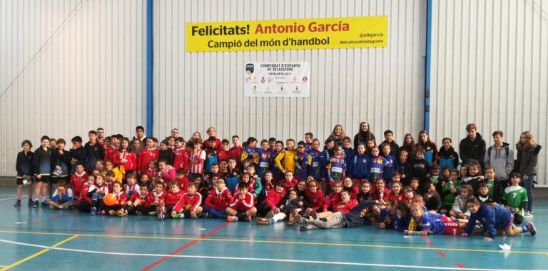 El Joventut Handbol recapta 400 euros per a la Marató de TV3