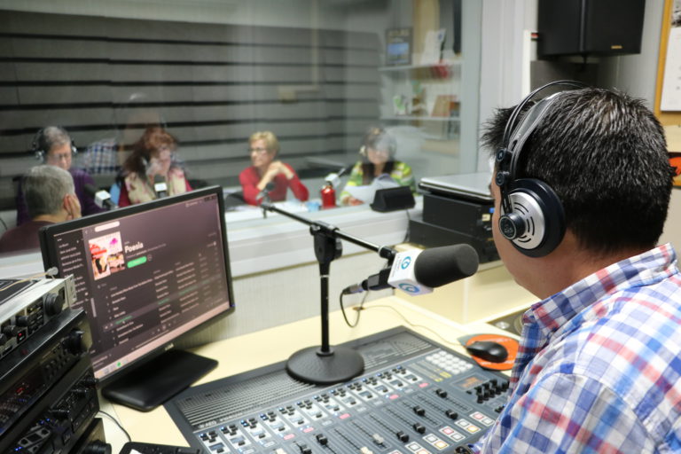La Biblioteca y la Ràdio celebren el Dia de la Poesia