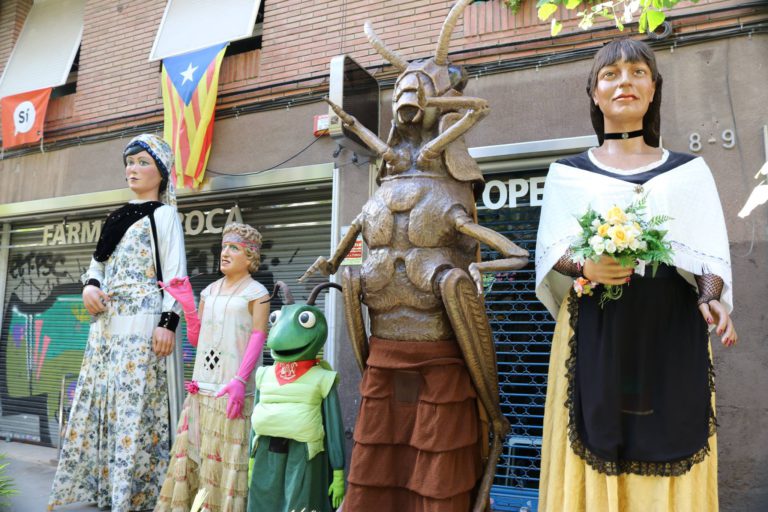 Sortida dels gegants de la Llagosta al Poble Sec Sortida dels gegants de la Llagosta al Poble Sec