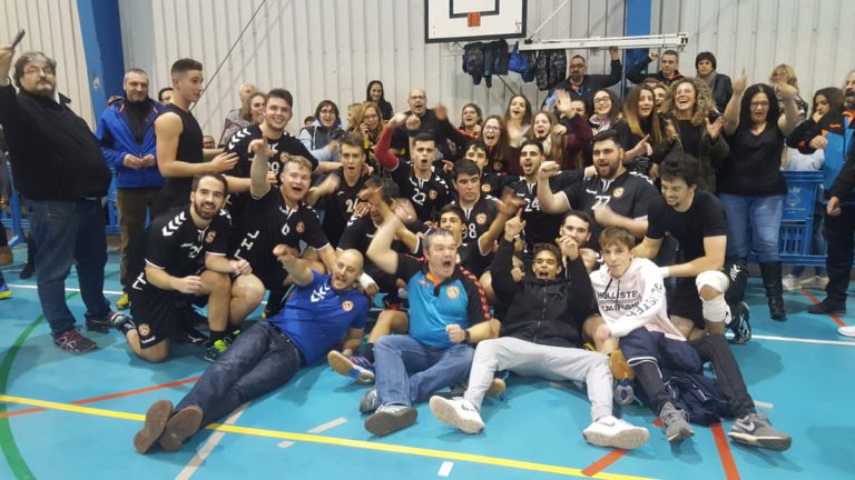 El Joventut Handbol guanya el derbi contra el Vallag (24-25)