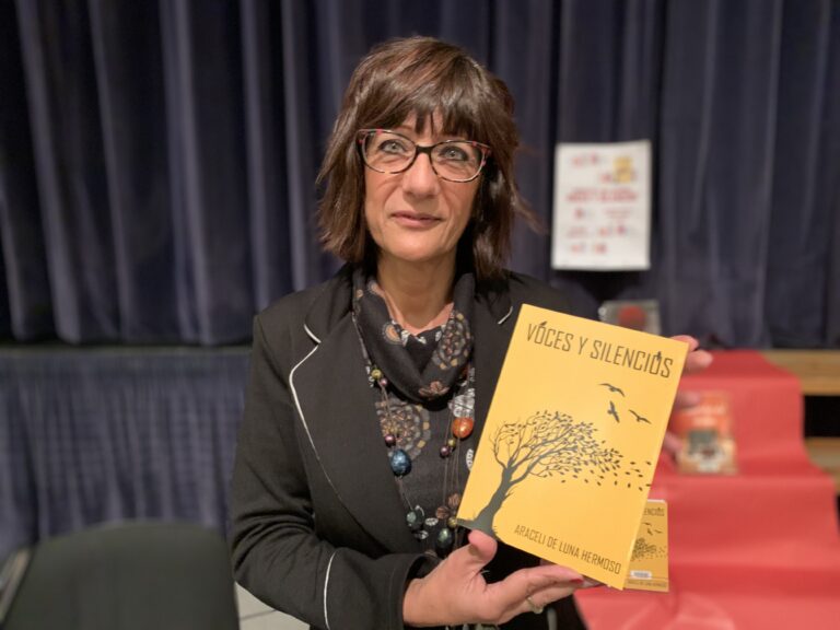 Araceli de Luna presenta el seu nou llibre, ‘Voces y silencios’