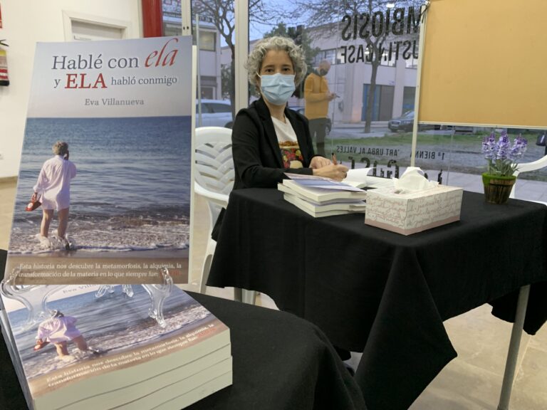Eva Villanueva presenta ‘Hablé con Ela i ELA habló conmigo’