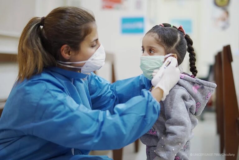 La mascareta torna a ser obligatòria als centres sanitaris