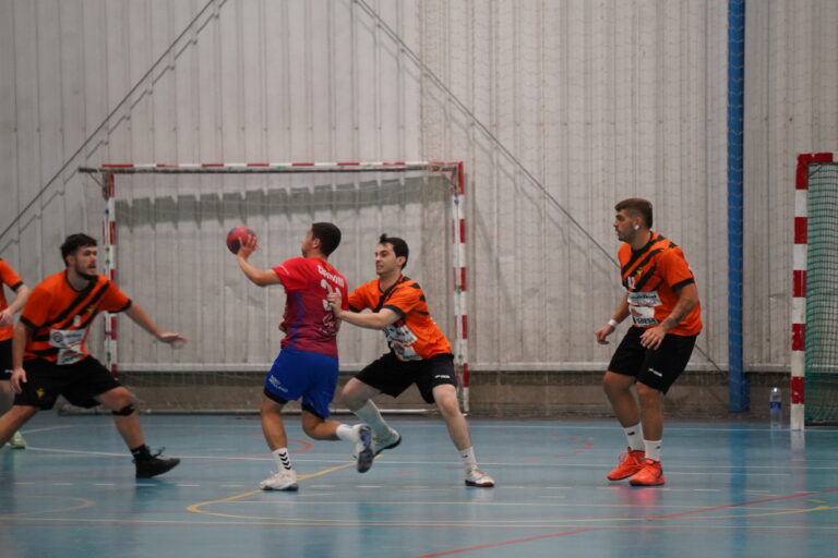 L’HC Vallag masculí s’imposa contra el líder, el Canovelles